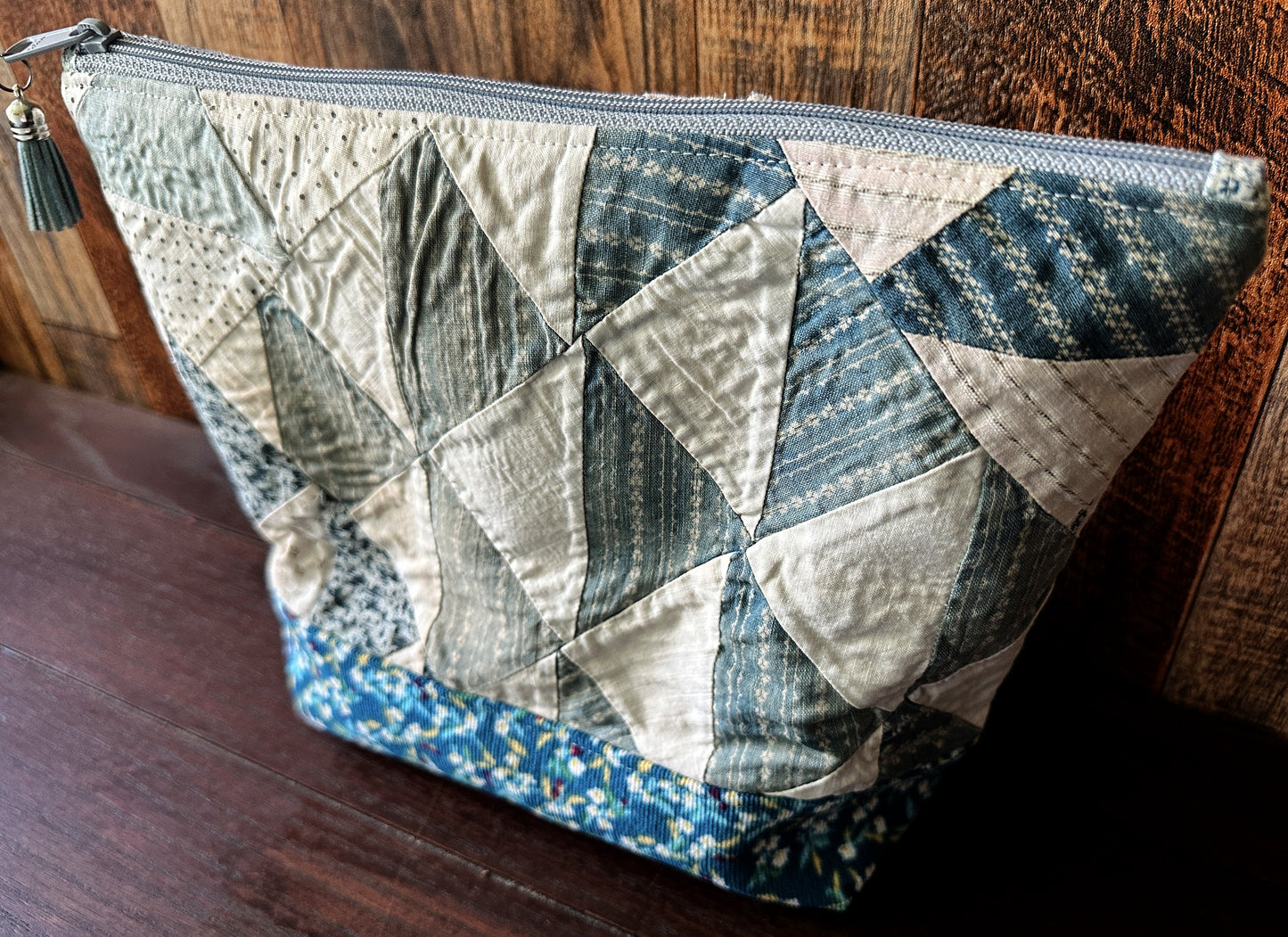 Repurposed Heritage Quilt Medium Project or Cosmetic Zipper Bag