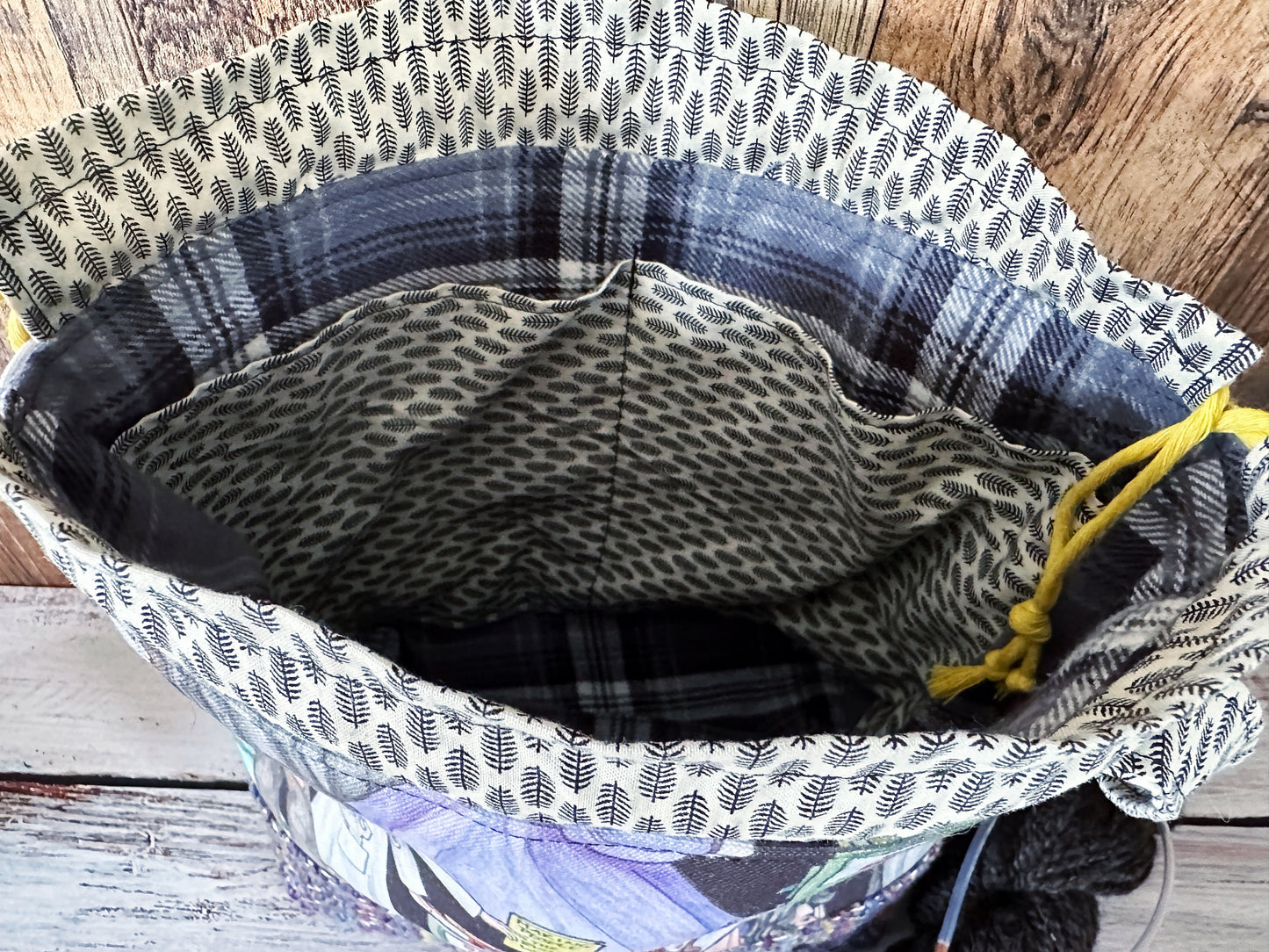Help Desk with Handwoven Wool Medium Project Bag