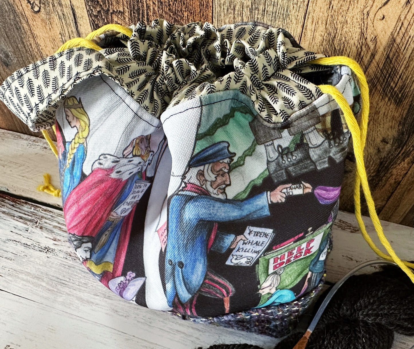 Help Desk with Handwoven Wool Medium Project Bag