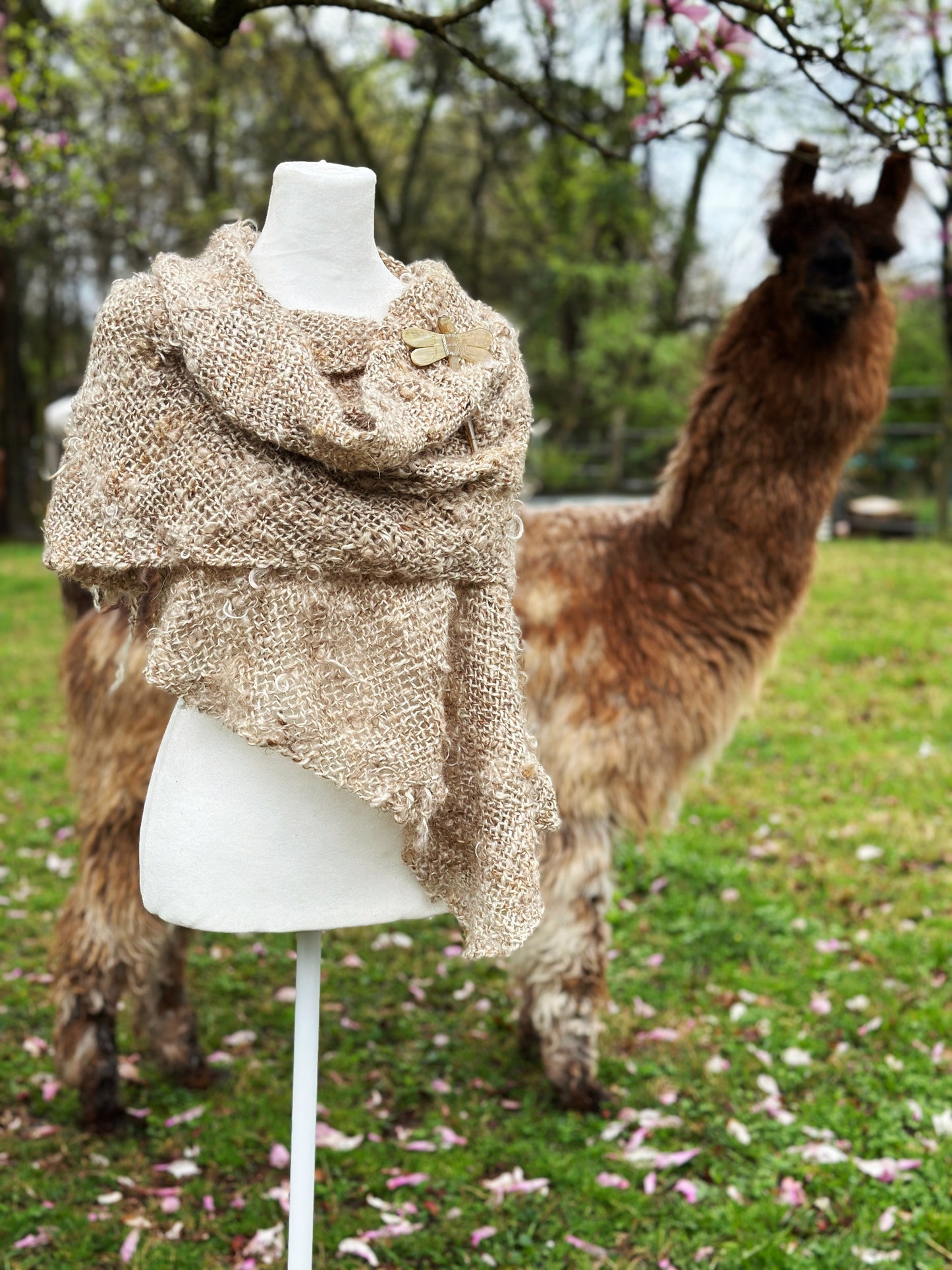 Llama Roving from Artie ~ Dehaired 3 oz Bitty Bump