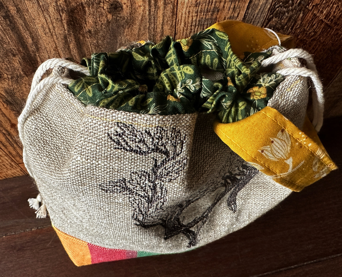 Deer in the Leaves Small Project Bag