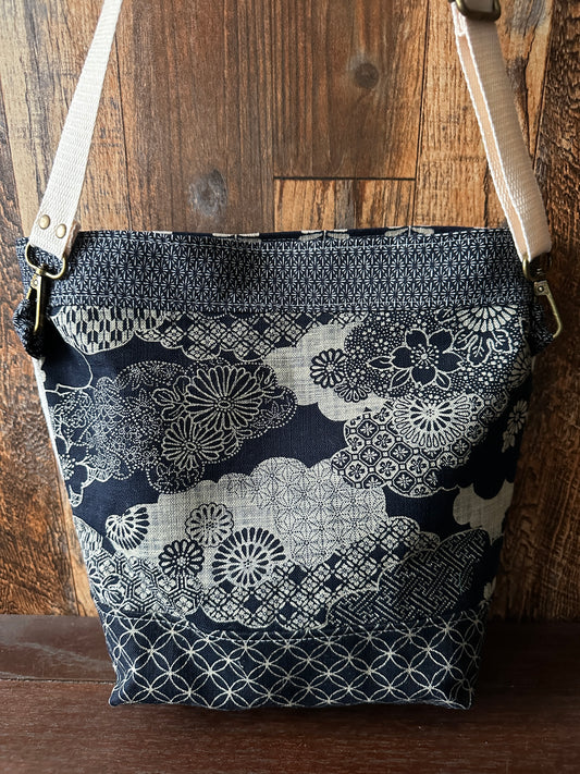 Indigo Linen with Fox Medium Shoulder Bag/Purse