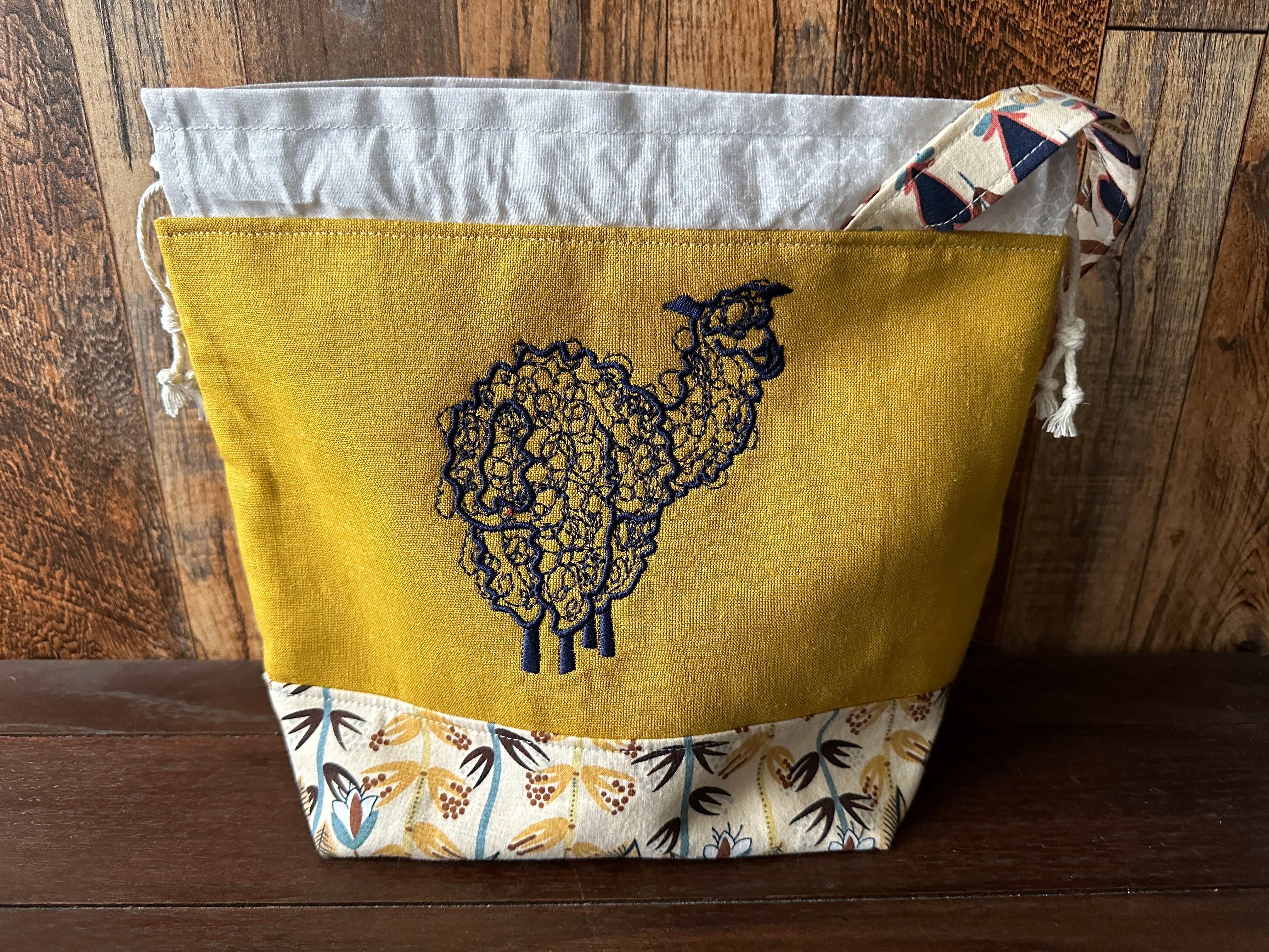 Medium Yarn Bowl Bag - Traveling Project Bag: high quality Knitting Llamas