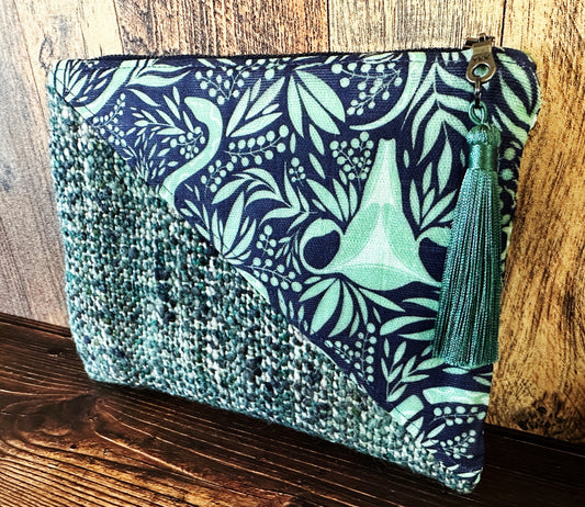 Uterus Garden with Handwoven Wool Zipper Bag