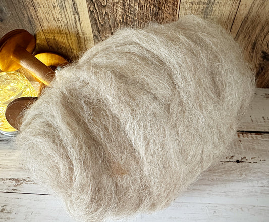 Llama Roving from Artie ~ Dehaired 3 oz Bitty Bump