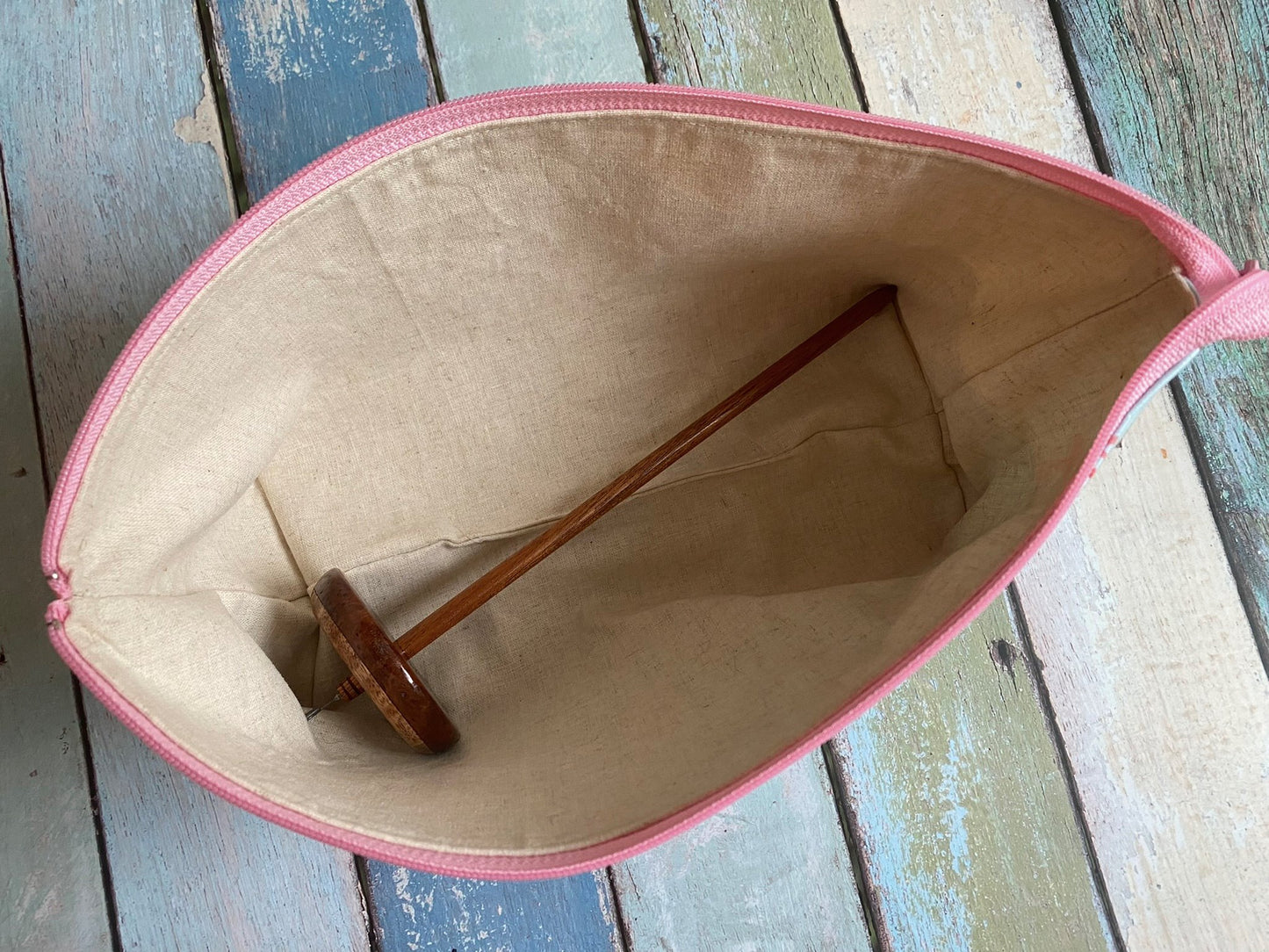 Large Pink Flaming Open Wide Spindle Bag