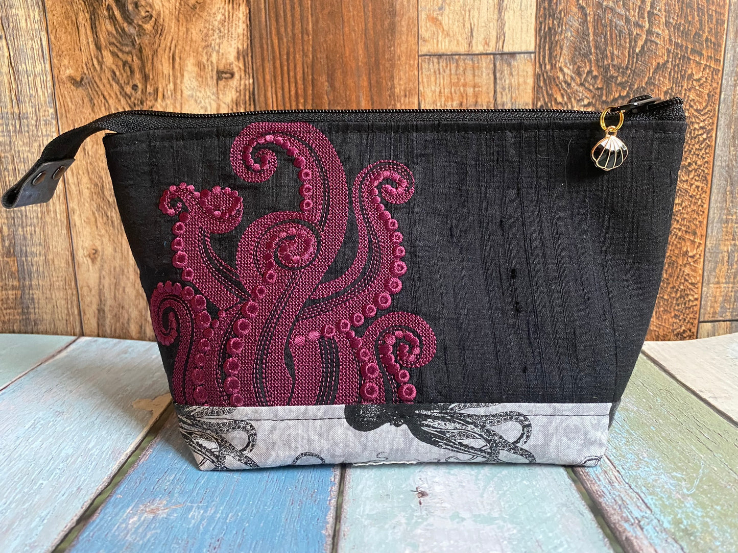 Small Opulent Octopus Open Wide Spindle Bag