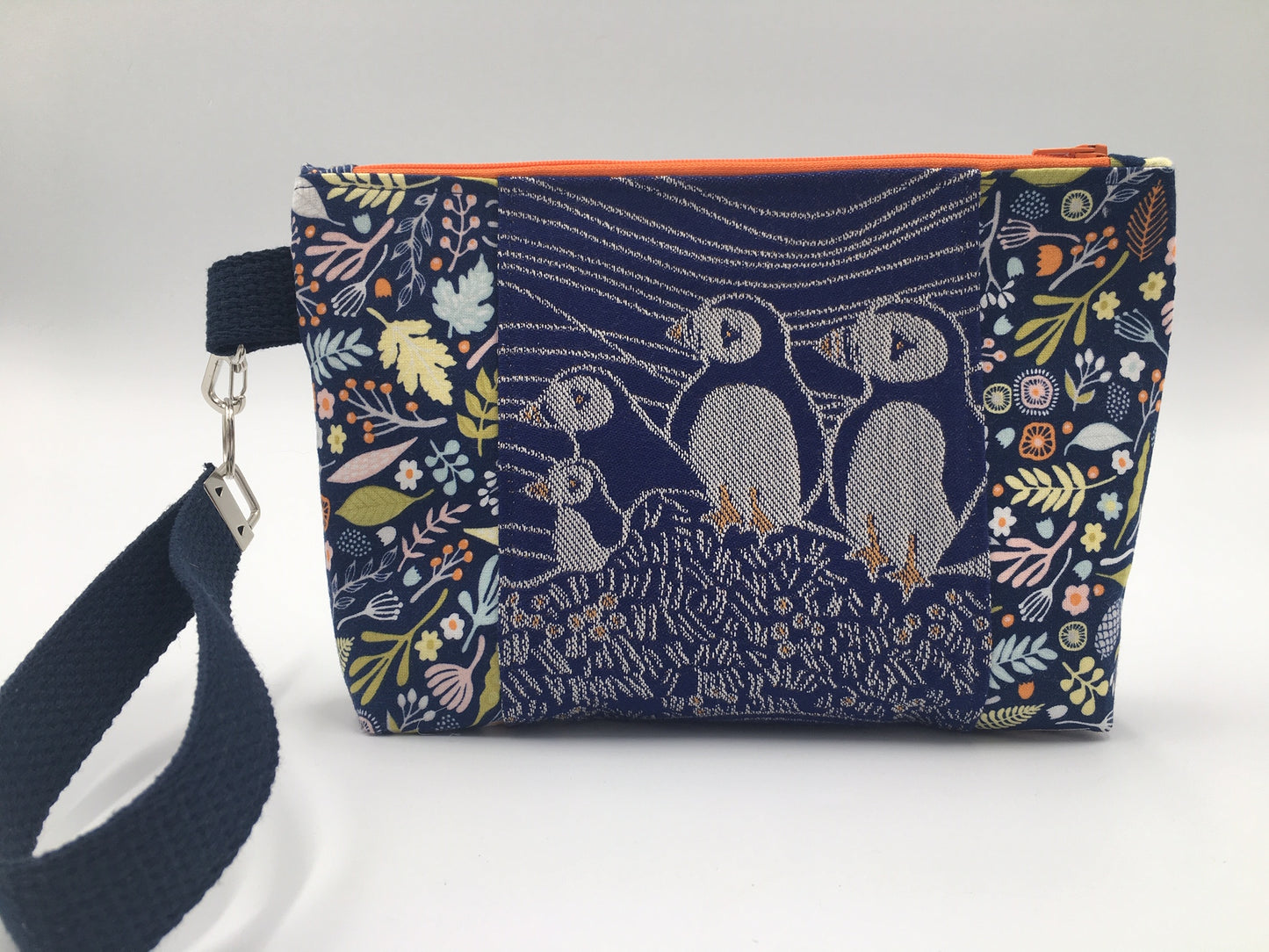 Puffin Rock Jacquard and Embroidery Grab-and-Go Zipper Bag
