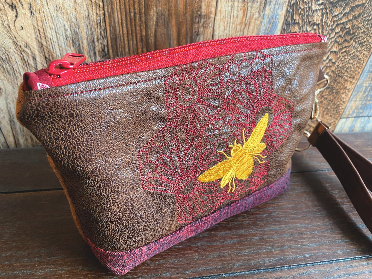Bees and Roses Grab-and-Go Zipper Bag