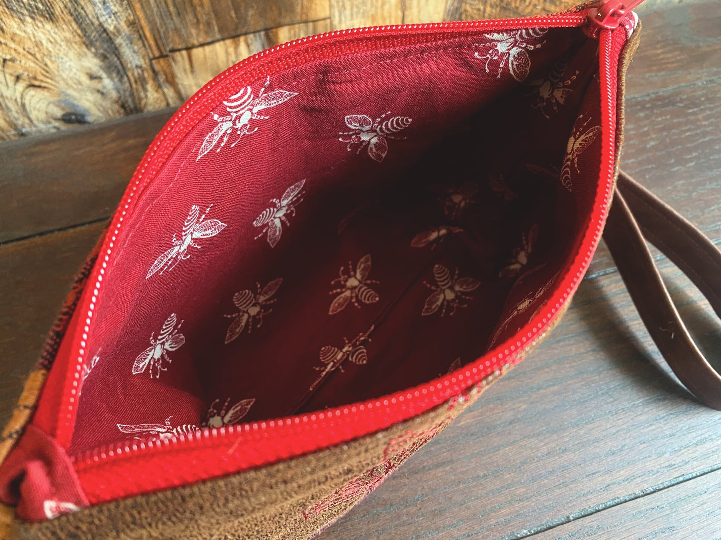 Bees and Roses Grab-and-Go Zipper Bag