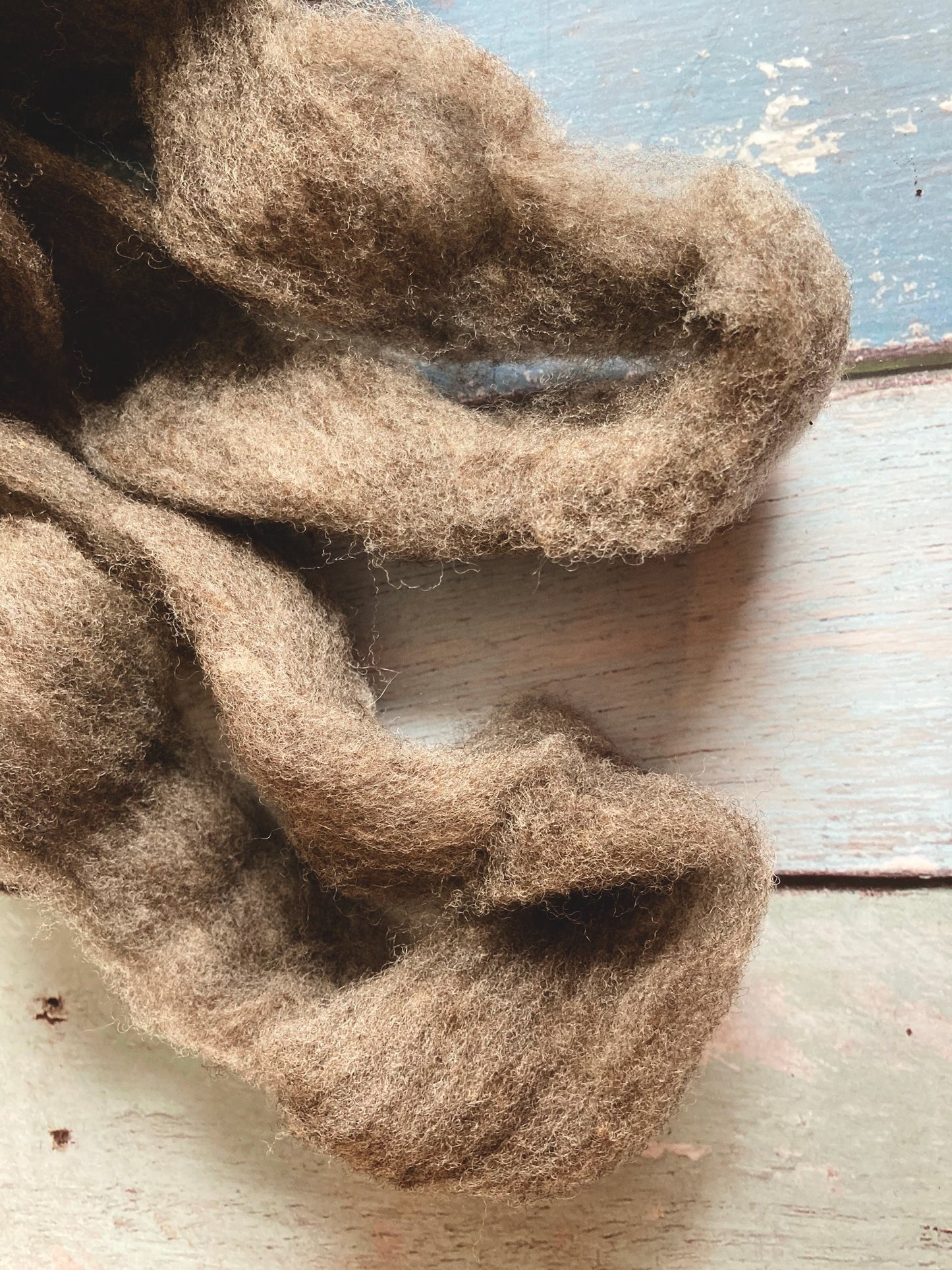 2oz Southdown/Shetland Cross Wool Roving in Warm Gray