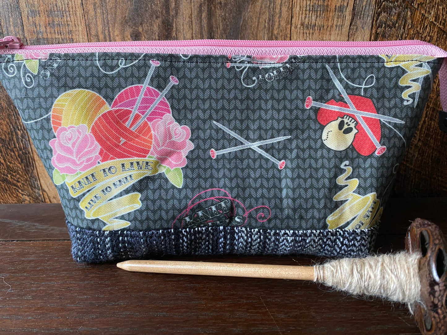 Medium Live to Knit Open Wide Spindle Bag