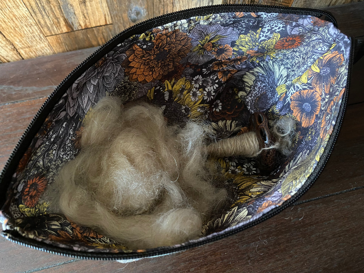 Medium Alpaca Open Wide Spindle Bag