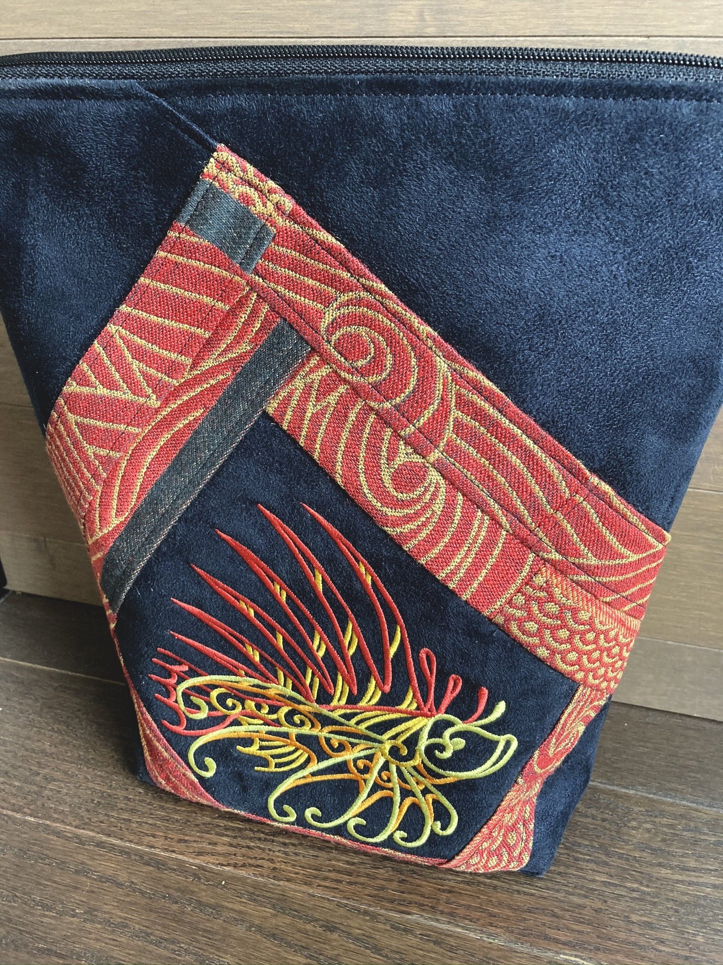 Lionfish and Pieced Woven Jacquard Large Padded Zipper Bag