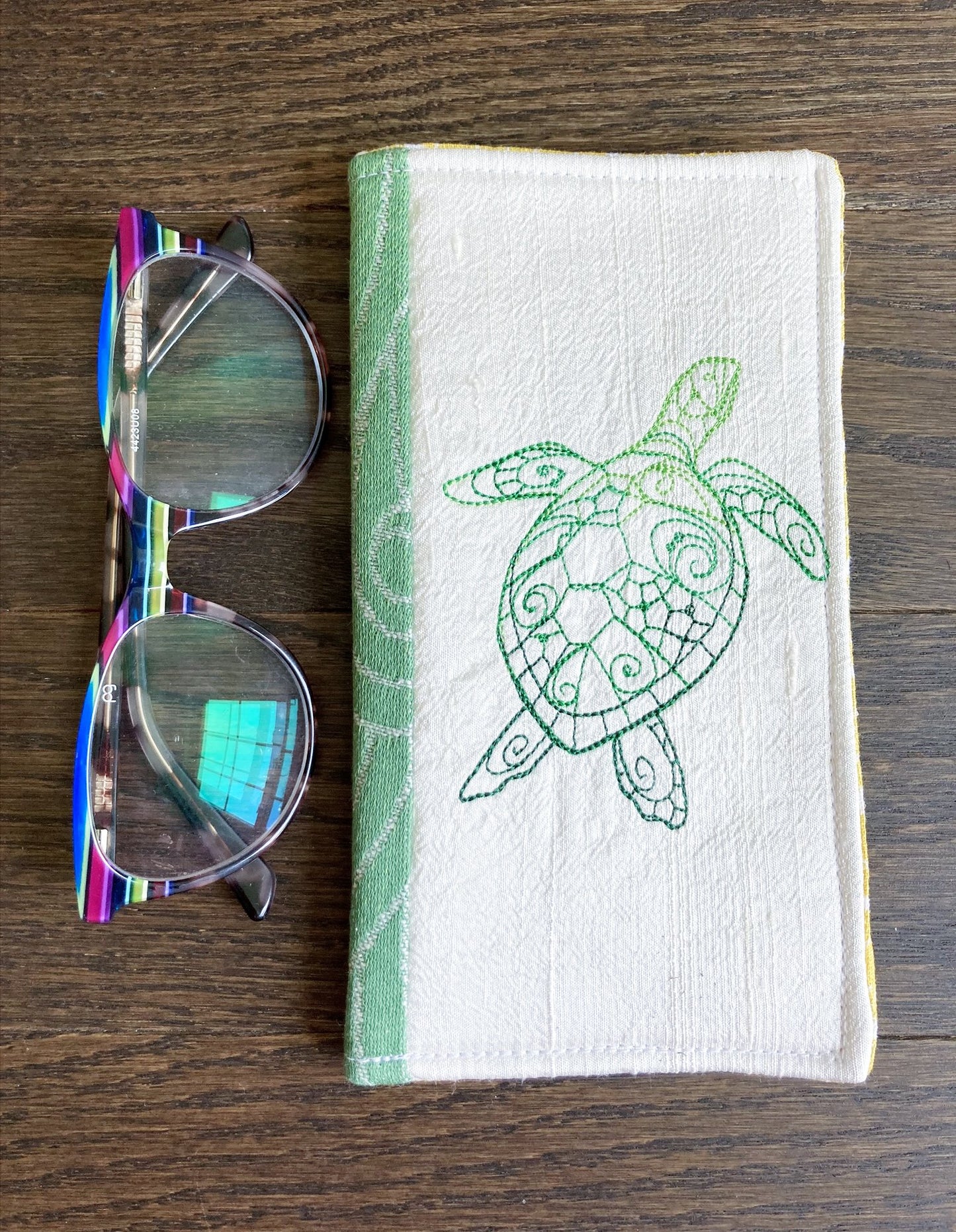 Sea Turtle Padded Glasses Sleeve/Case