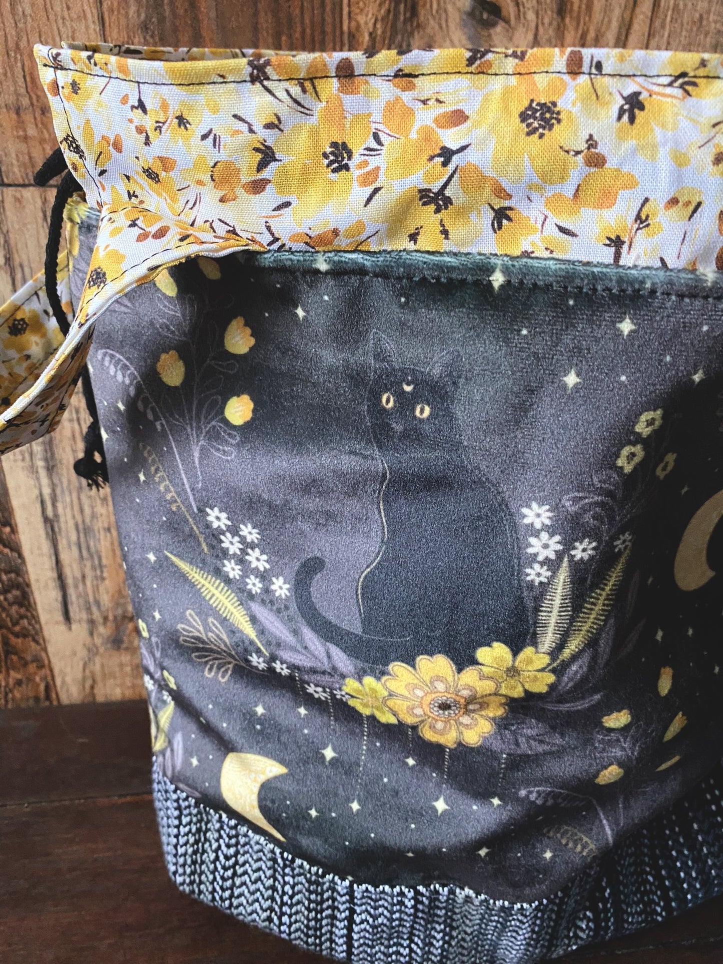 Her Familiar Drawstring Cat Project Bag