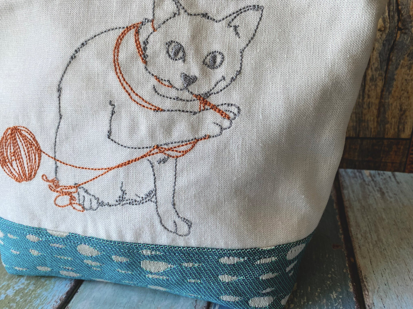 Helpful Cats Project or Cosmetic Cat Bag