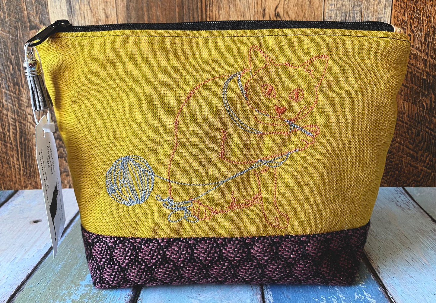 Helpful Cats Project or Cosmetic Cat Bag
